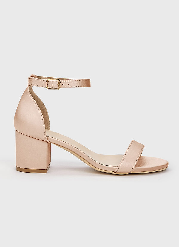front Bijpassende kleur matte satijnen sandalen met één bandje en blokhak
