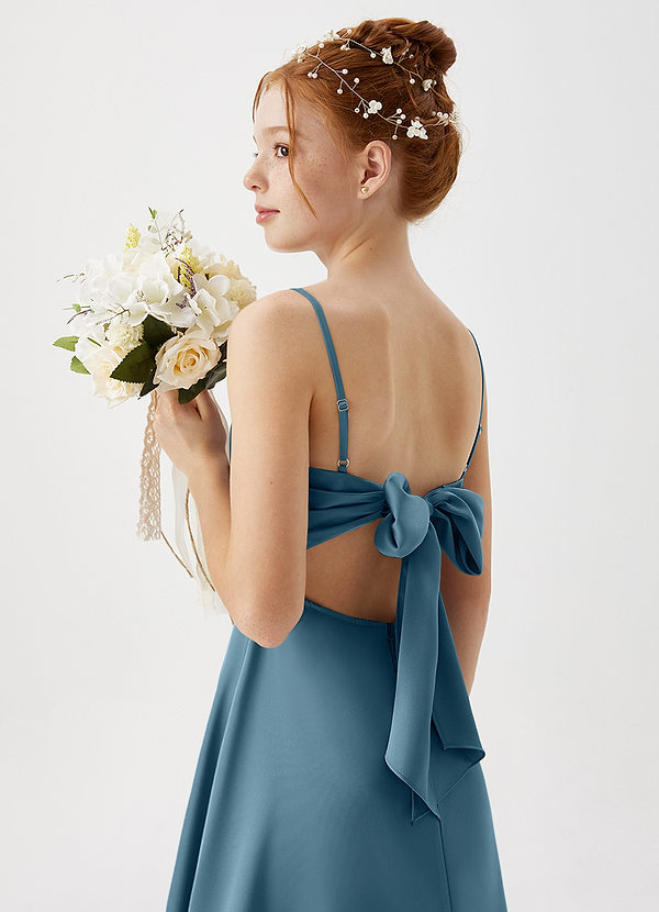 Azazie Shale Junior Robe Trapèze en Satin extensible Bermude image1