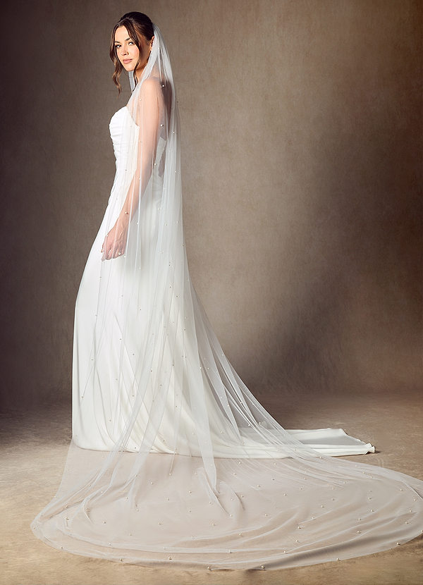 front Jenna Pearl Cathedral Length Veil