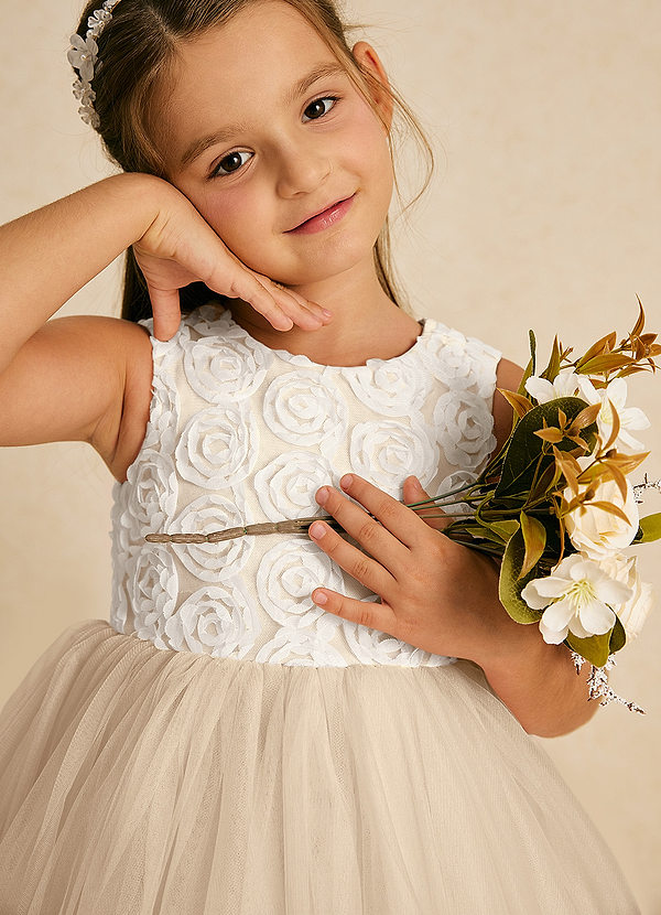 Azazie Missy Blumenkinder Kleider A-Linie ärmellos Tüll Kleid Elfenbein Champagner image1