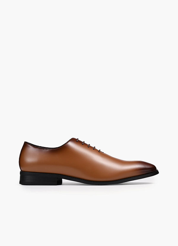 Wholecut Oxfords aus Leder für Herren front
