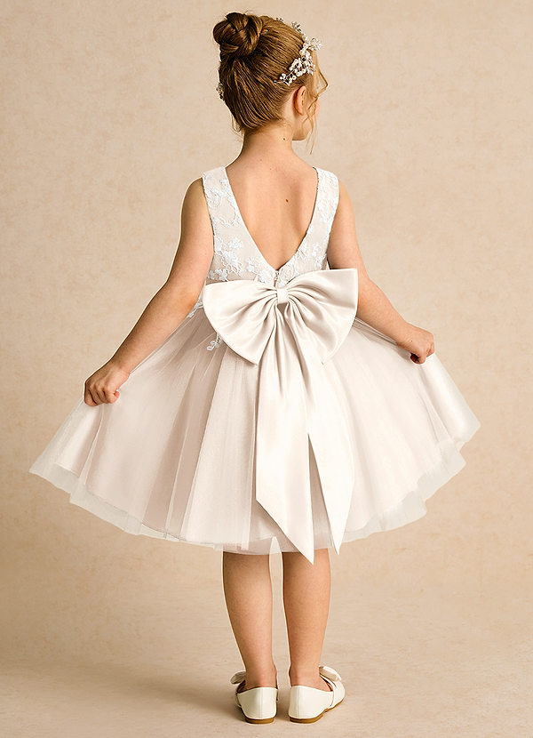 Azazie Butterfly Blumenkinder Kleider A-Linie Spitze Kleid Alabaster Weiß image1