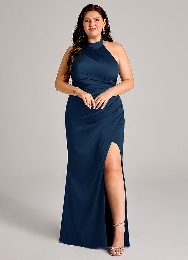 Azazie Jemma Robes Demoiselle d'honneur Robe Fourreau en Satin extensible Plissée Bleu Marine Foncé image1