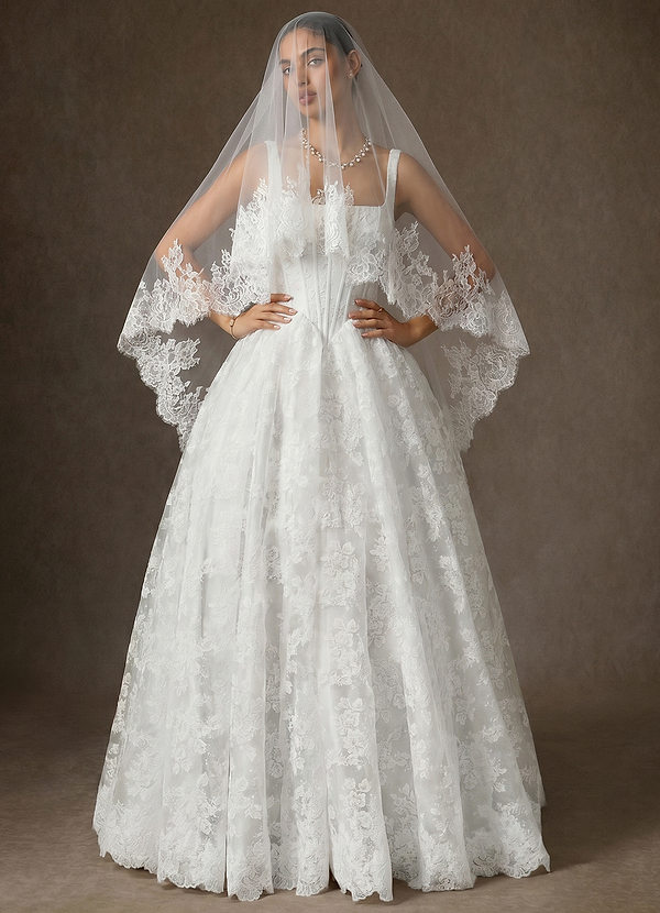 Lace Mantilla Juliette Fingertip Veil front