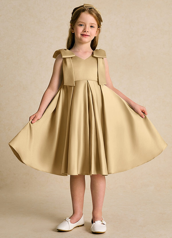 Azazie Guppie Vestidos de Niña de Flores Vestido de Oro de Satin Mate de Princesa con Plisado image1