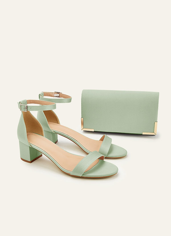 front Matchande färg, matt satin, sandaler med blockklack och kuvertväska