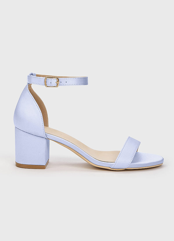 front Sandales à talon carré et boucle à une bride en satin mat de couleur assortie