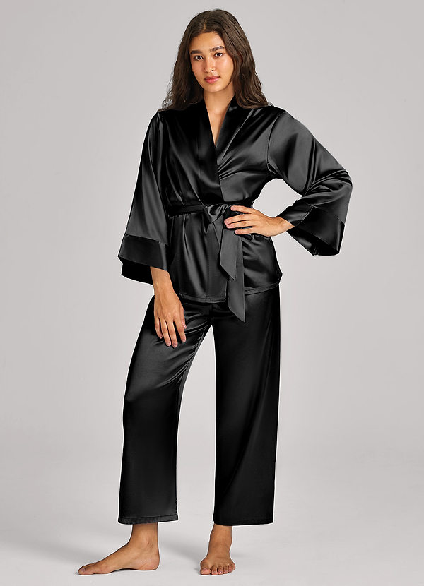 front Zwart Satijnen pyjamaset met wikkelfront en riem