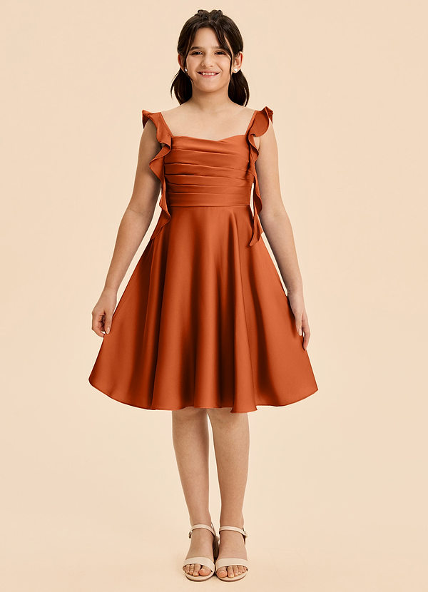 Azazie Kira Junior Vestido de Naranja Quemada de Satén Elástico de Corte en A con Volante image1