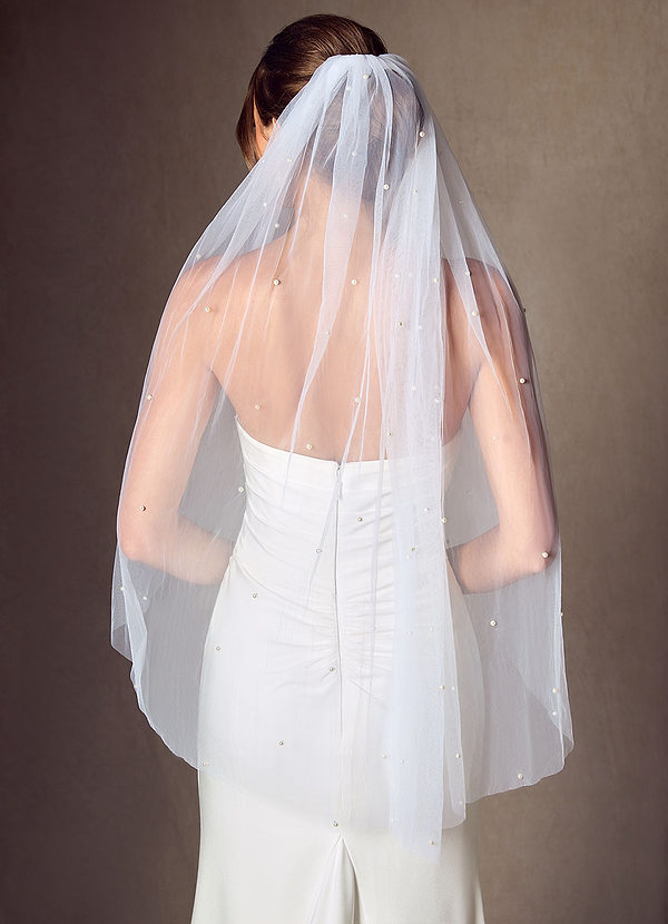 front Jenna Pearl Hip Length Veil