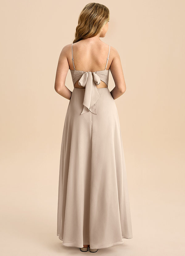 Azazie Shale Junior Robe Trapèze en Mousseline de soie Arc Taupe image1