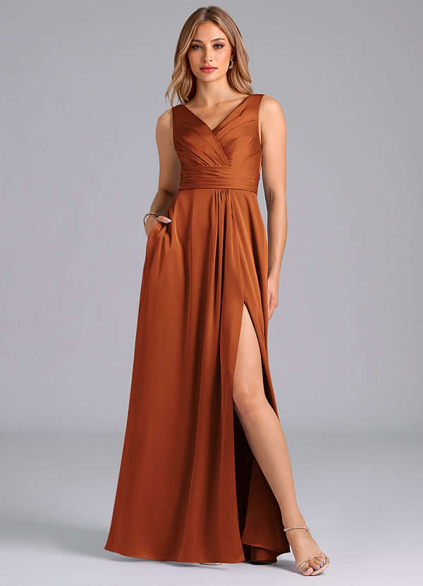 Azazie Karina Robes de demoiselle d'honneur Robe Trapèze en Satin extensible Plissé Cannelle image1