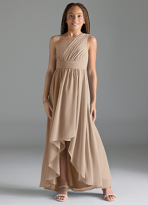 Azazie Mathilda Junior Robe Trapèze en Mousseline de soie Plissée Taupe image1