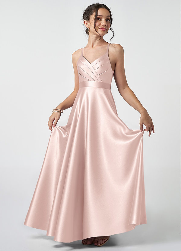 Azazie Avelina Junior Robe Trapèze en Satiné métallisé Plissée Rose Pâle image1