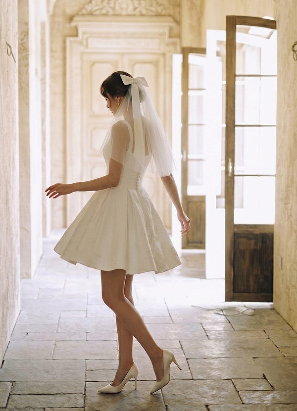 front The Satin Bow Shoulder Veil