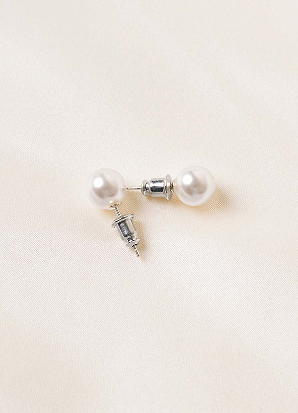 front 8mm Classic Pearl Studs