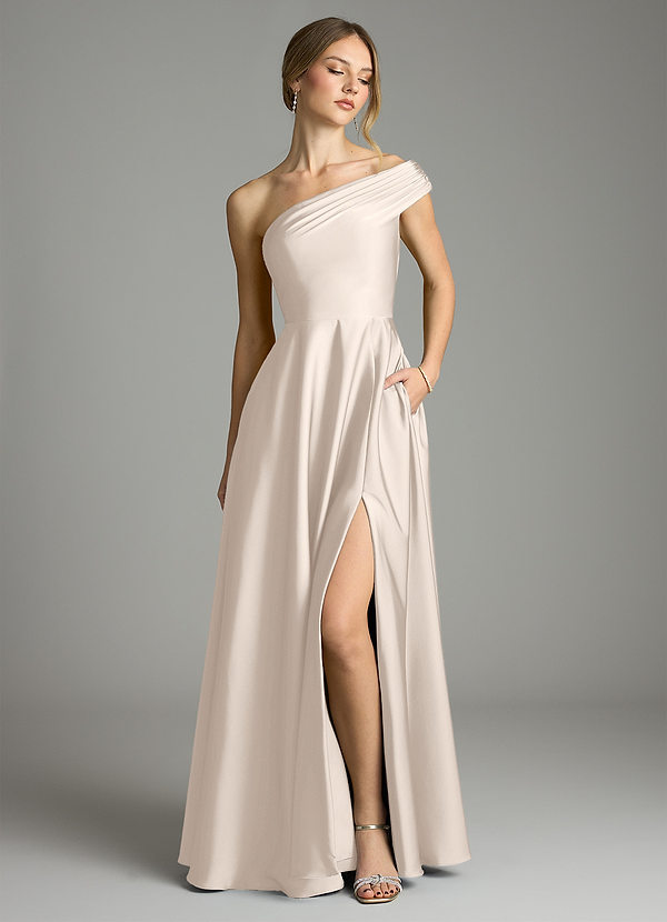 Azazie Melanie Vestidos de dama de honor Vestido Alabastro Blanco de Satén Elástico de Línea A con Hombros descubiertos image1