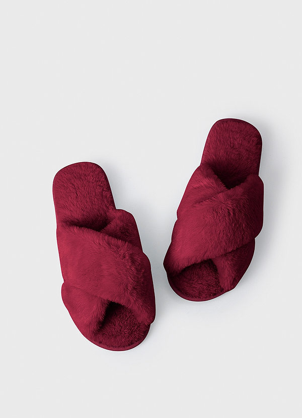 front Burgundy Cross Strap Fuzzy Slippers