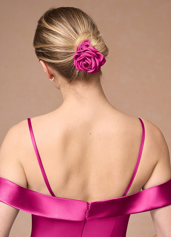 front Matchande färg Matte Satin Rose Scrunchie