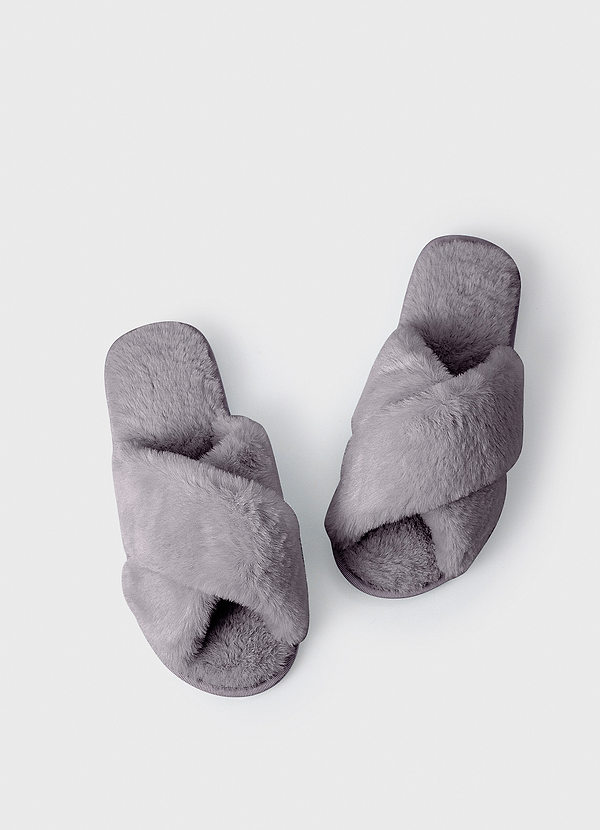 front Pantuflas peludas con banda cruzada de colores a juego