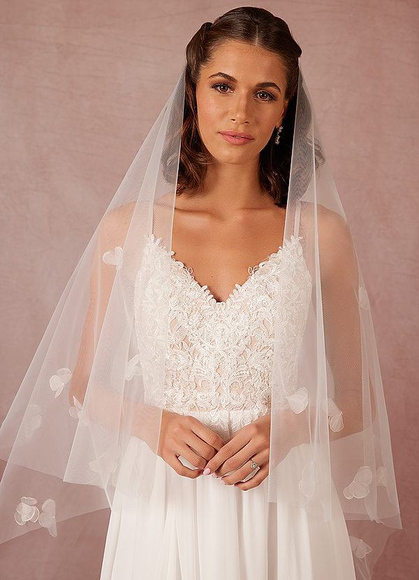 front Rosalyn Veil