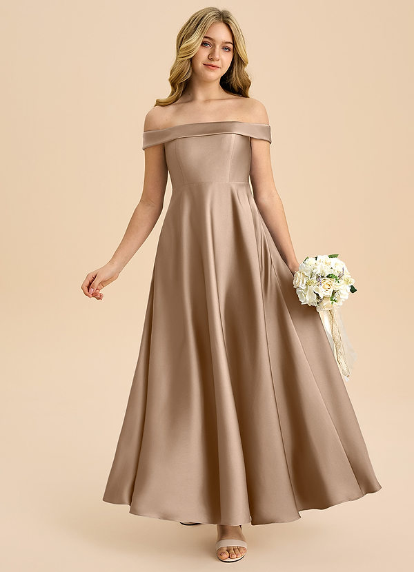 Azazie Sissy Junior Vestido de Gris Pardo de Satén Elástico de Corte en A con Vestidos sin tirantes image1