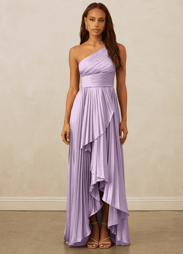 Christian Siriano Bridal for Azazie 1008 Robes Demoiselle d'honneur Robe Évasée À Une Épaule Plissée En Satin Extensible image1