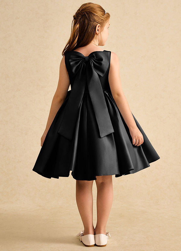 Azazie Jessie Vestidos de Niña de Flores Vestido de Negro de Satin Mate de Corte En A con Lazo image1