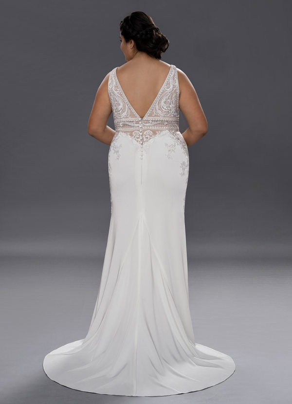 Plus Size Wedding Dresses & Bridal Gowns | Azazie