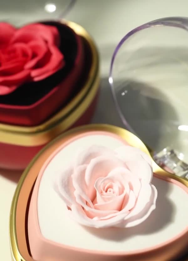 front Heart-Shaped Reversible Rose Jewelry Box